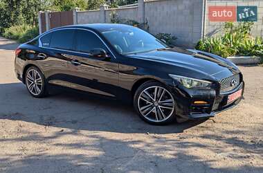 Седан Infiniti Q50 2015 в Ровно