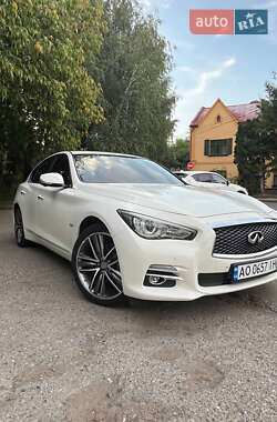 Седан Infiniti Q50 2014 в Ужгороді