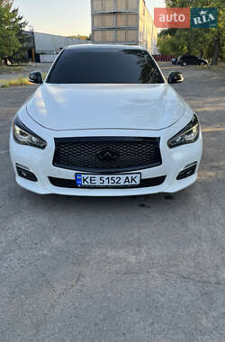 Седан Infiniti Q50 2015 в Кривом Роге