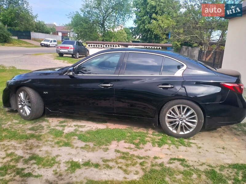 Седан Infiniti Q50 2018 в Полтаві