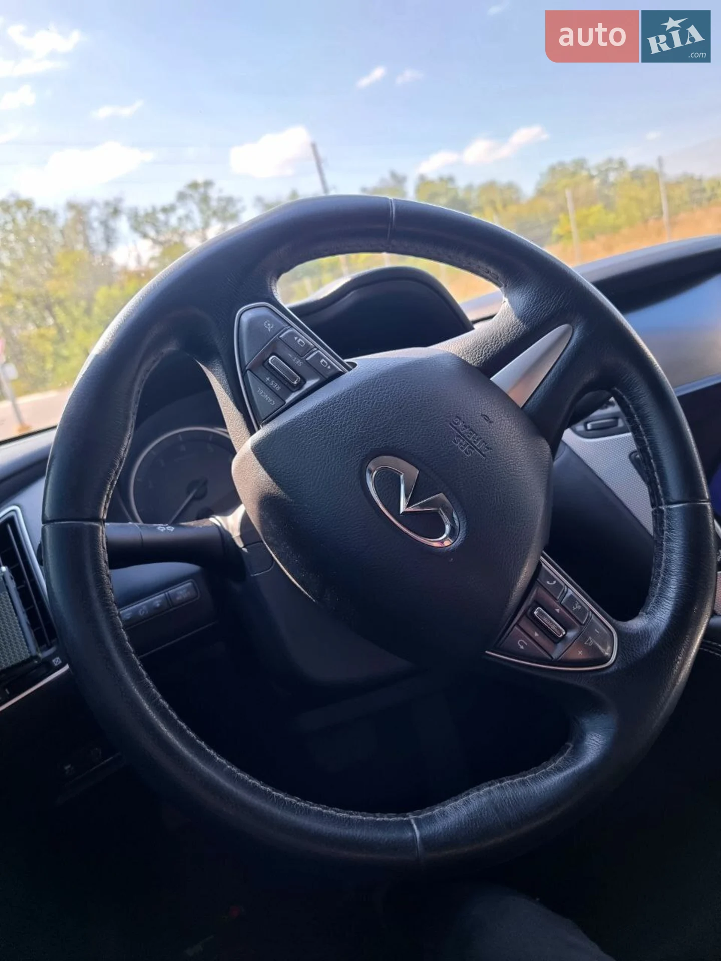 2015 Infiniti Q50 - мініатюра 2