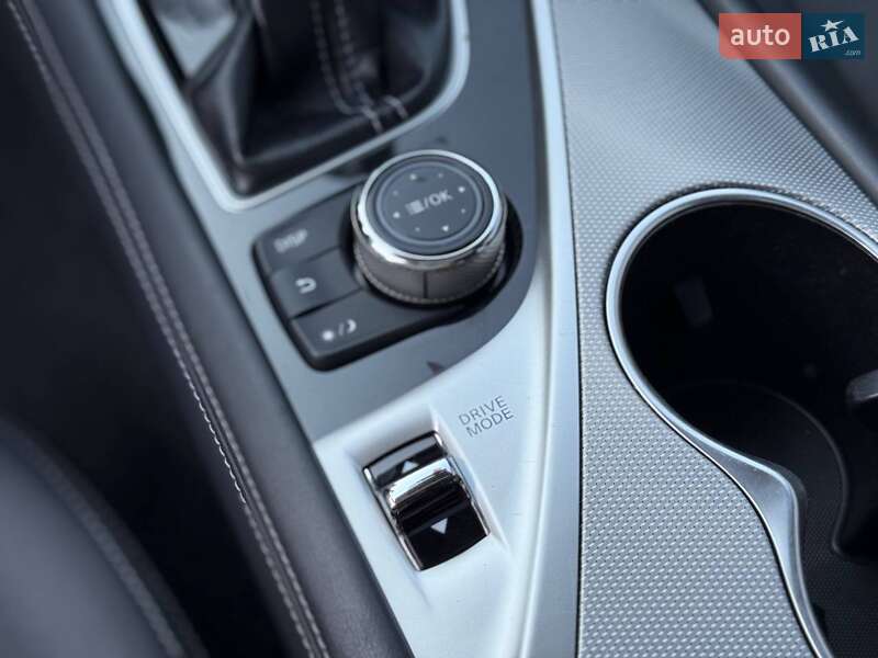 Седан Infiniti Q50 2016 в Одессе