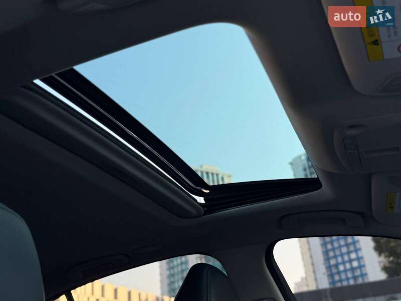 Седан Infiniti Q50 2016 в Одессе