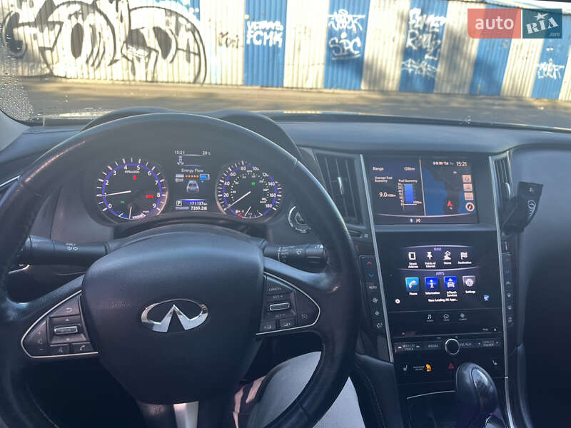 Седан Infiniti Q50 2016 в Днепре