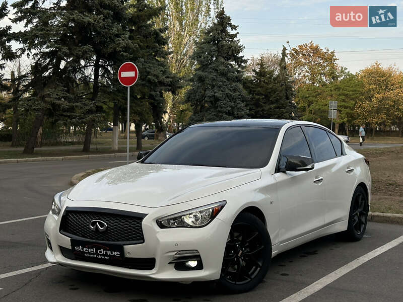 Infiniti Q50 2015