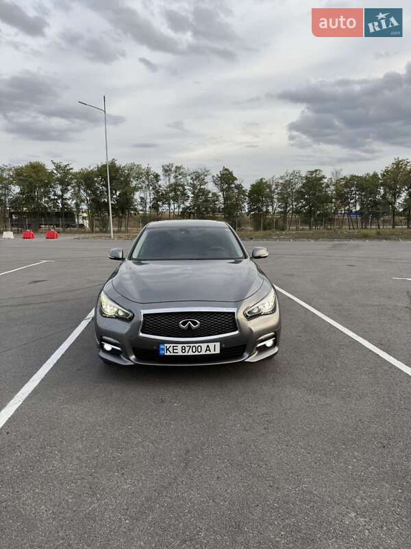 Седан Infiniti Q50 2014 в Дніпрі