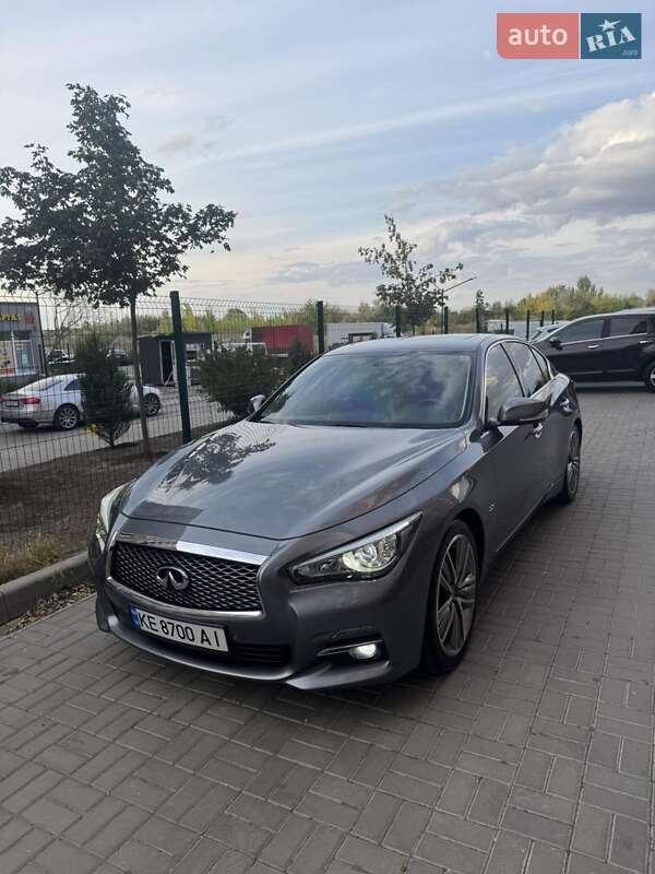 Седан Infiniti Q50 2014 в Дніпрі