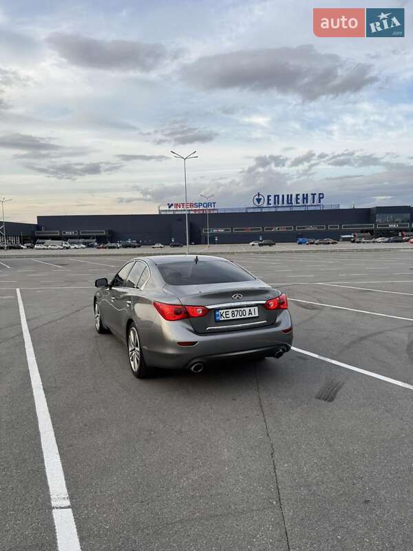 Седан Infiniti Q50 2014 в Дніпрі