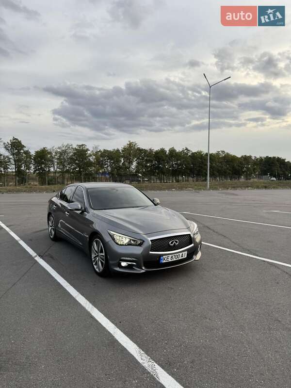 Седан Infiniti Q50 2014 в Дніпрі