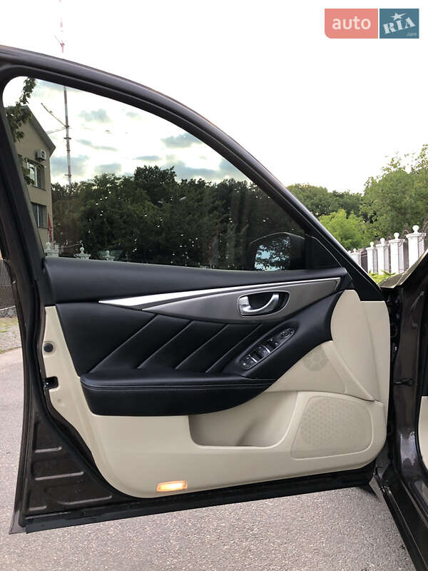 Седан Infiniti Q50 2015 в Києві