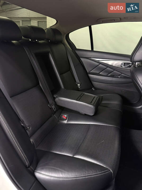 Седан Infiniti Q50 2016 в Одессе фото 23 Седан Infiniti Q50 2016 в Одессе