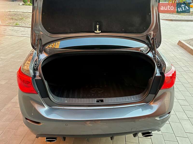 Седан Infiniti Q50 2017 в Дніпрі