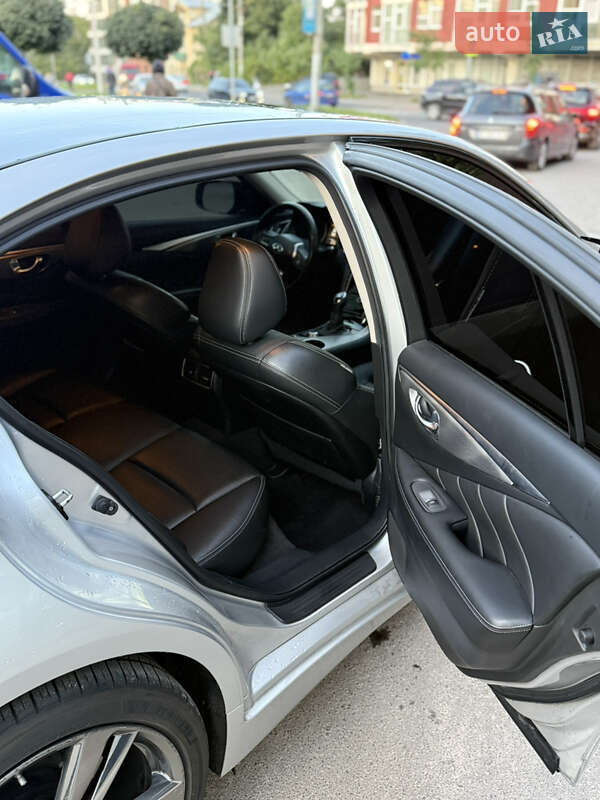 Седан Infiniti Q50 2019 в Львове