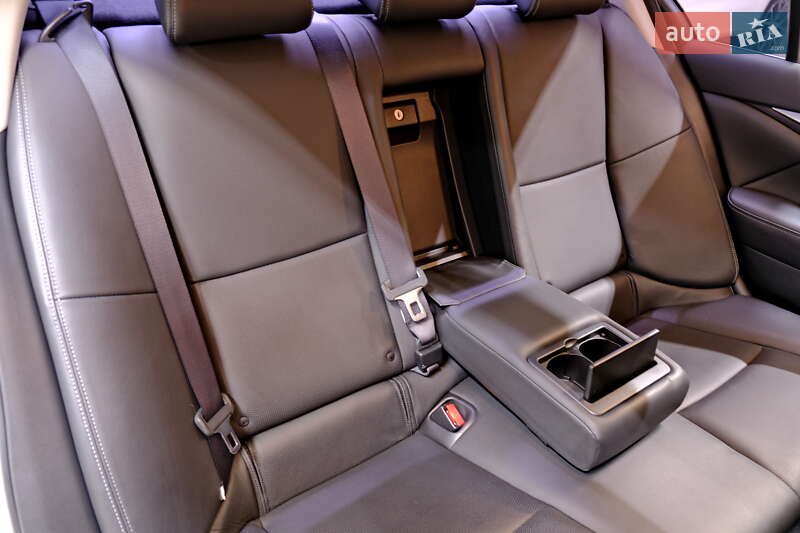 Седан Infiniti Q50 2015 в Одессе