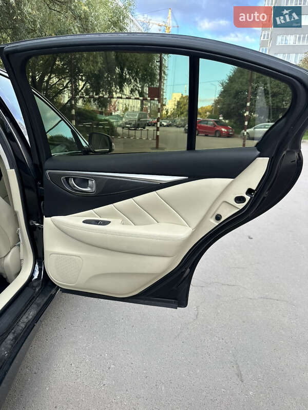 Седан Infiniti Q50 2016 в Львове