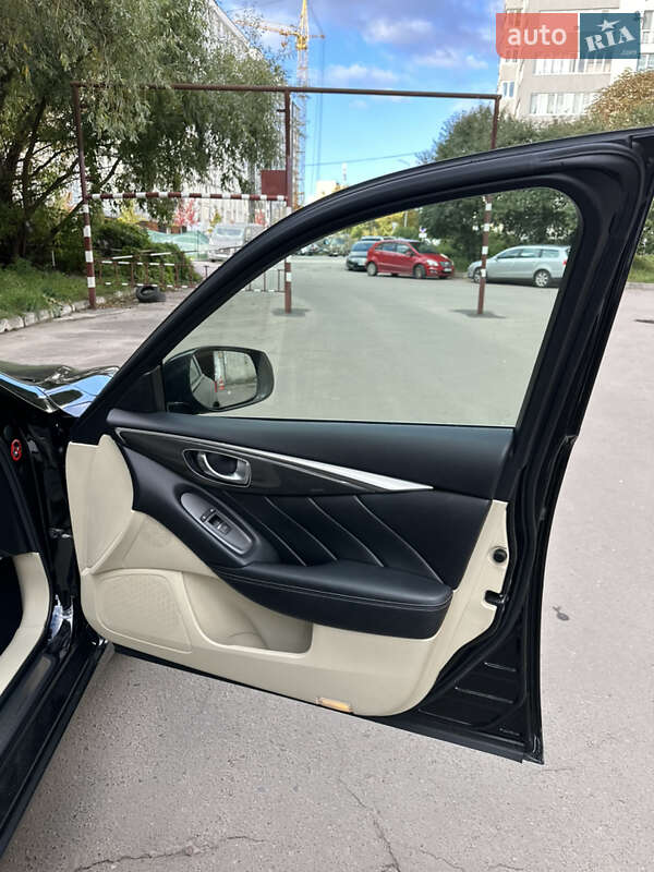 Седан Infiniti Q50 2016 в Львове