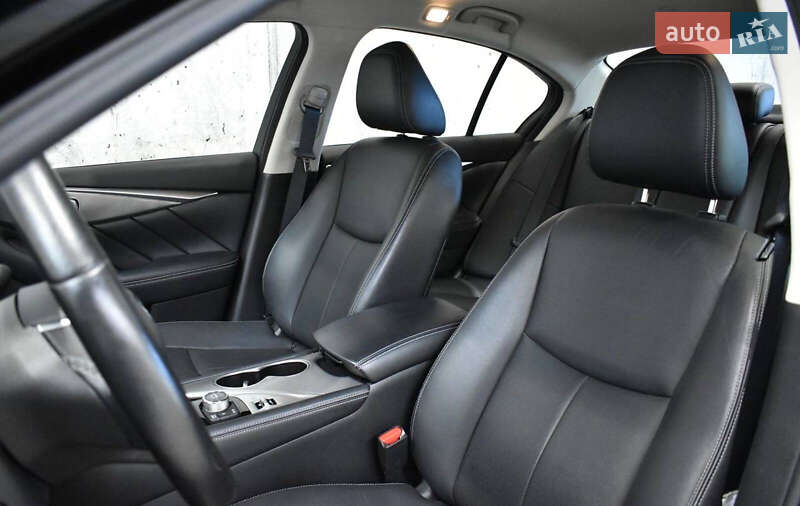 Седан Infiniti Q50 2017 в Одесі