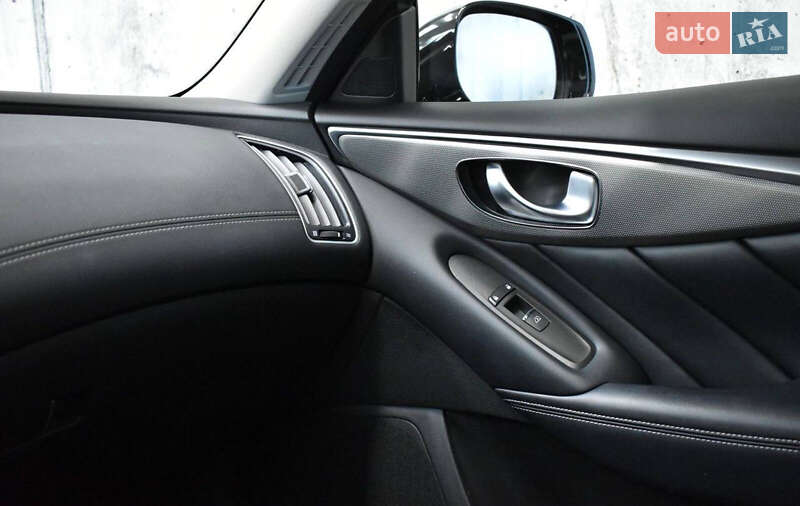 Седан Infiniti Q50 2017 в Одесі