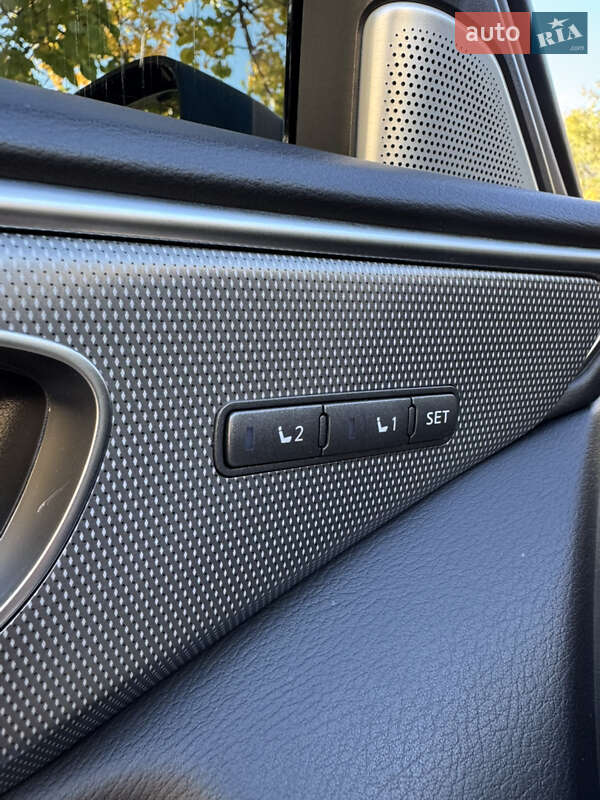 Седан Infiniti Q50 2016 в Дніпрі