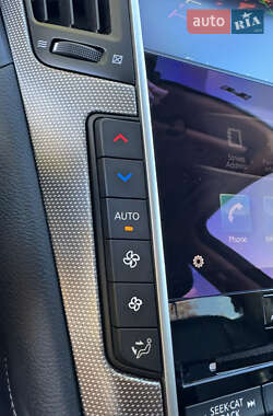 Седан Infiniti Q50 2016 в 