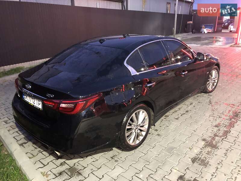 Седан Infiniti Q50 2017 в Львові