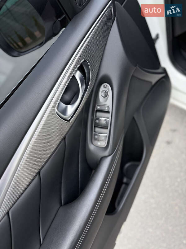 Седан Infiniti Q50 2018 в Киеве