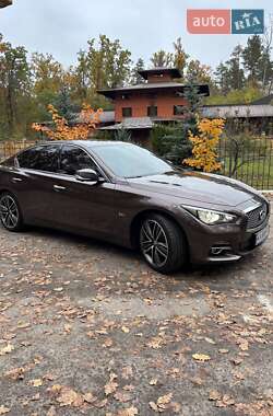 Седан Infiniti Q50 2014 в 