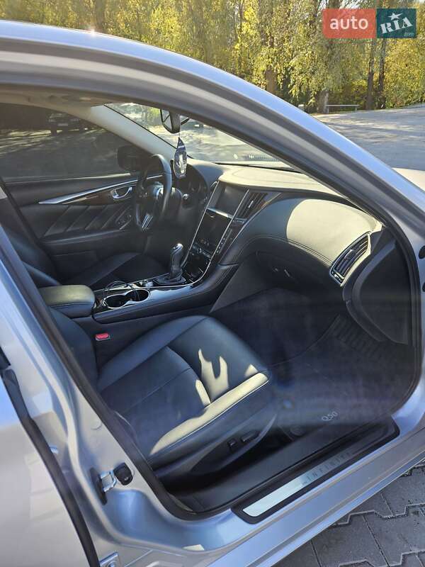 Седан Infiniti Q50 2017 в Деражні