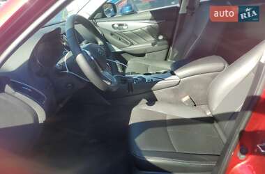 Седан Infiniti Q50 2023 в 