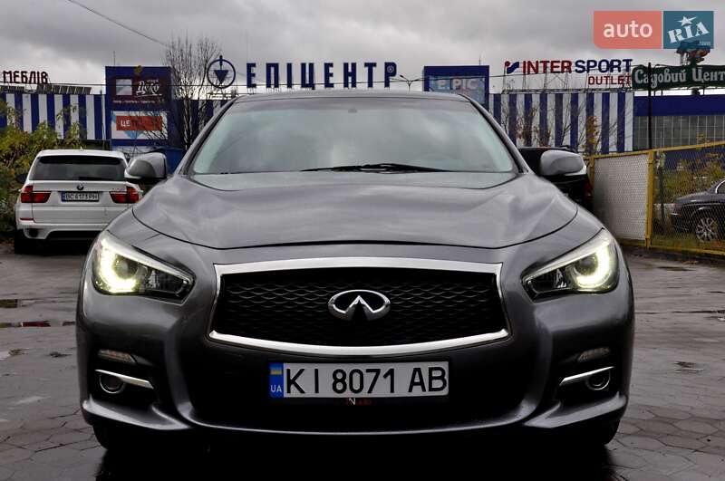 Седан Infiniti Q50 2015 в Львове