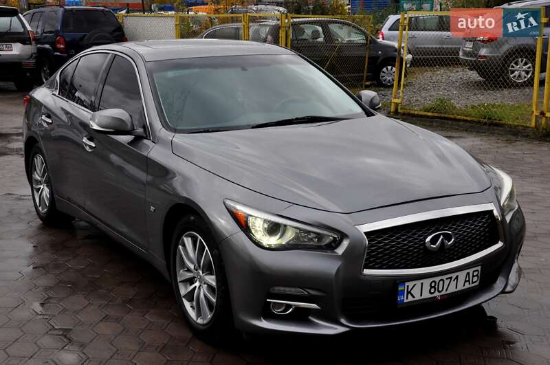 Седан Infiniti Q50 2015 в Львове
