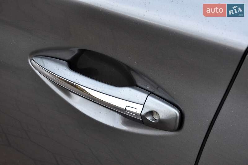 Седан Infiniti Q50 2015 в Львове