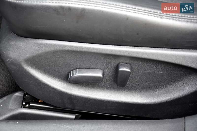 Седан Infiniti Q50 2015 в Львове