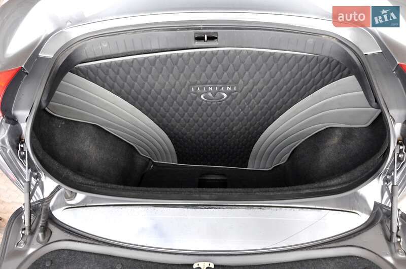 Седан Infiniti Q50 2015 в Львове