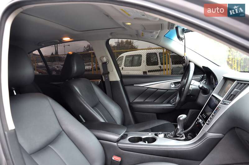 Седан Infiniti Q50 2015 в Львове
