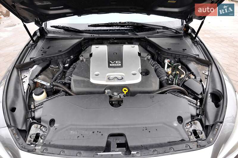 Седан Infiniti Q50 2015 в Львове