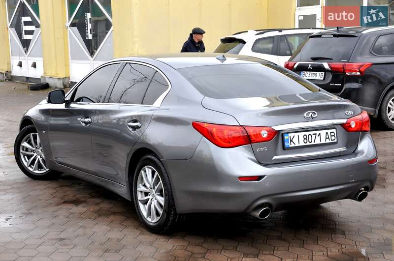Седан Infiniti Q50 2015 в Львове
