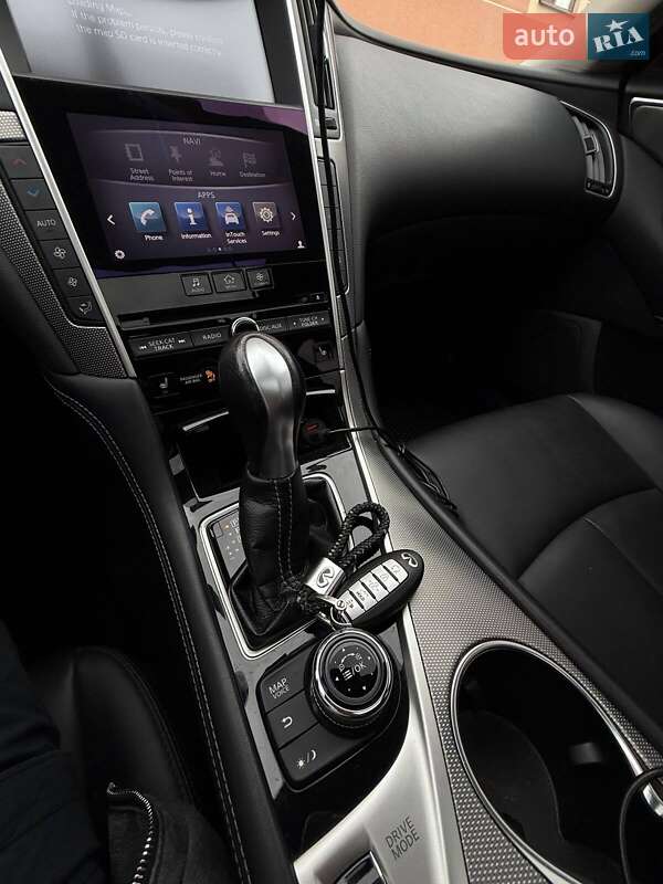 Седан Infiniti Q50 2016 в Мукачево