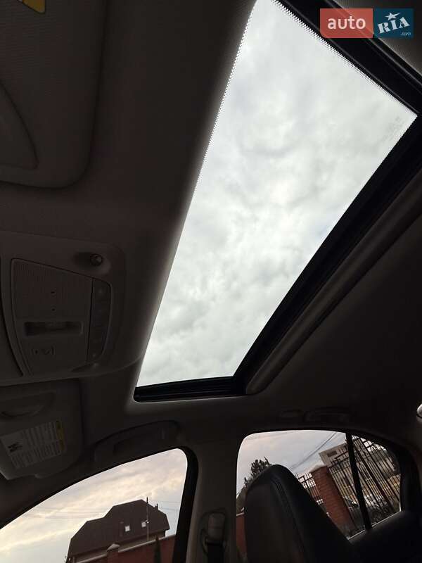 Седан Infiniti Q50 2016 в Мукачево