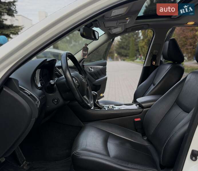 Седан Infiniti Q50 2016 в Тернополе фото 26 Седан Infiniti Q50 2016 в Тернополе