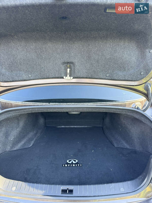 Седан Infiniti Q50 2016 в Одесі