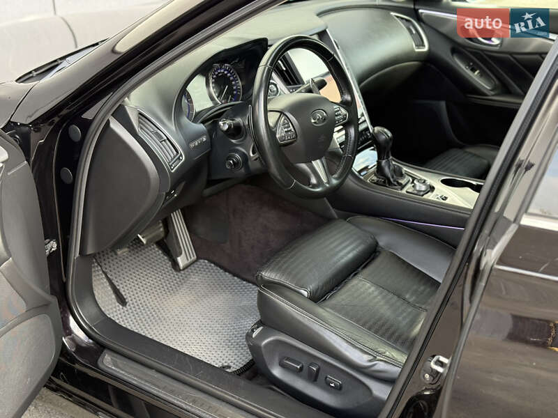 Седан Infiniti Q50 2014 в Одессе