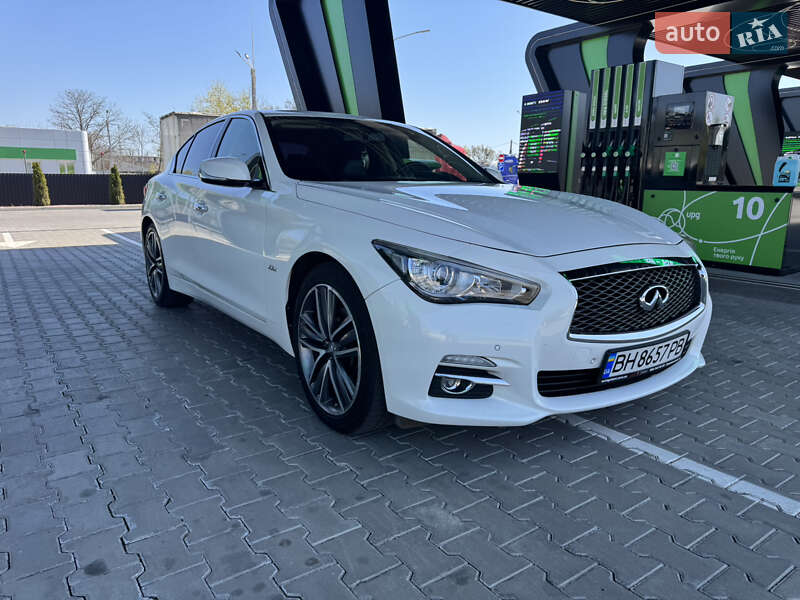 Infiniti Q50 2015