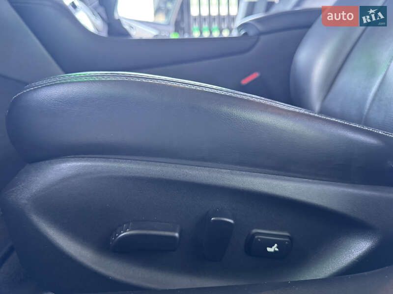 Седан Infiniti Q50 2015 в Одессе фото 10 Седан Infiniti Q50 2015 в Одессе