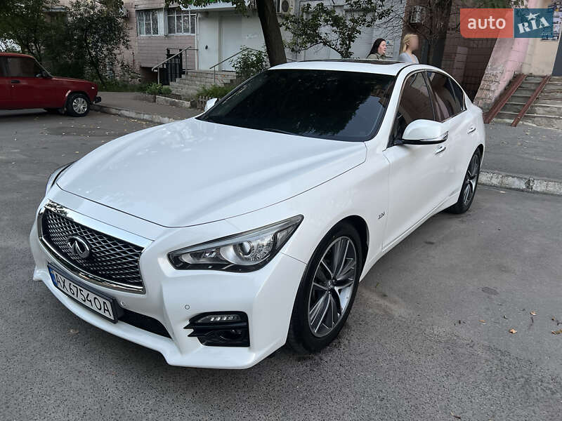 Infiniti Q50 2015