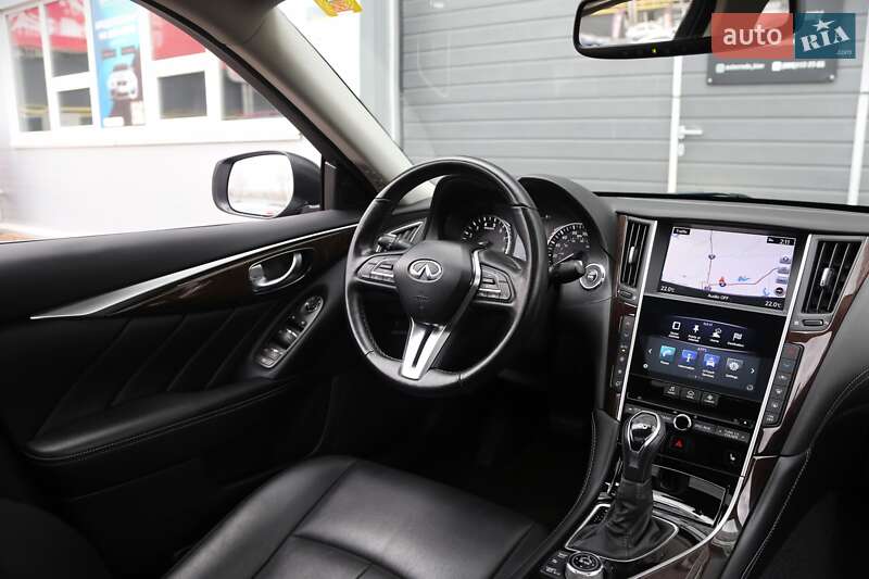 Седан Infiniti Q50 2017 в Киеве