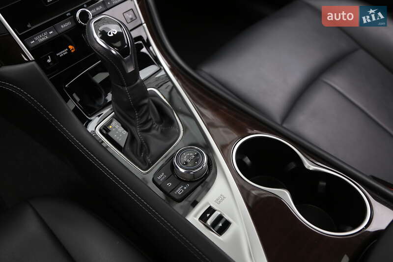 Седан Infiniti Q50 2017 в Киеве