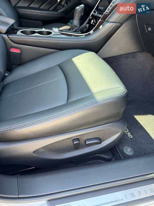 Седан Infiniti Q50 2017 в Ивано-Франковске