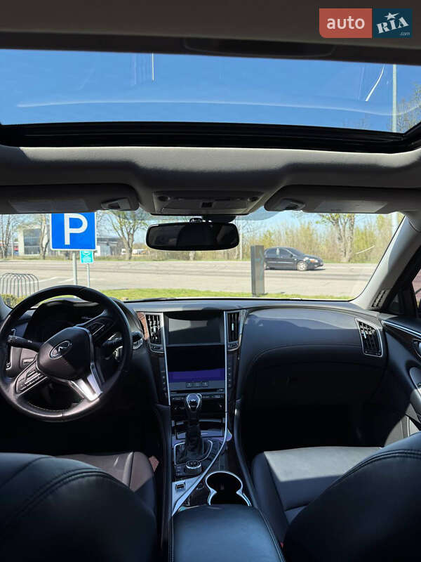 Седан Infiniti Q50 2017 в Ивано-Франковске