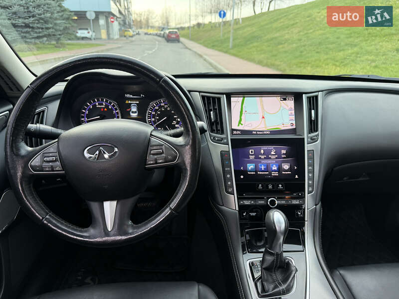 Седан Infiniti Q50 2016 в Киеве
